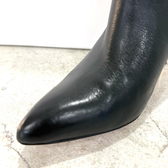 Signature Vince Camuto Black and Snakeskin with Gold Zipper Bootie. Size 8. - Picture 8 of 15